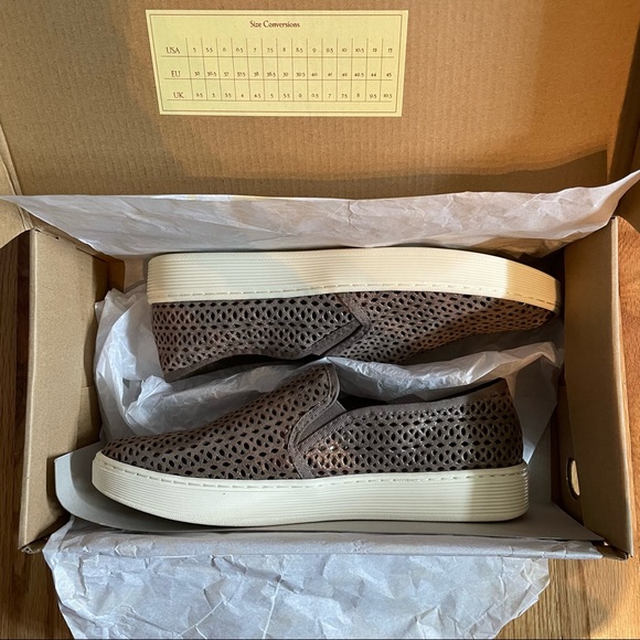 Sofft slip on sneakers - Picture 3 of 6